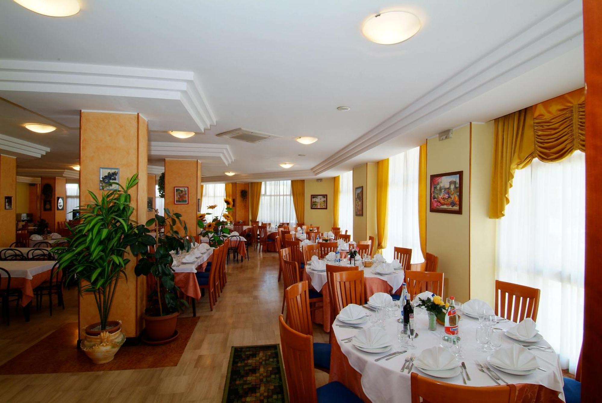 Grand Eurhotel Montesilvano Marina Zewnętrze zdjęcie